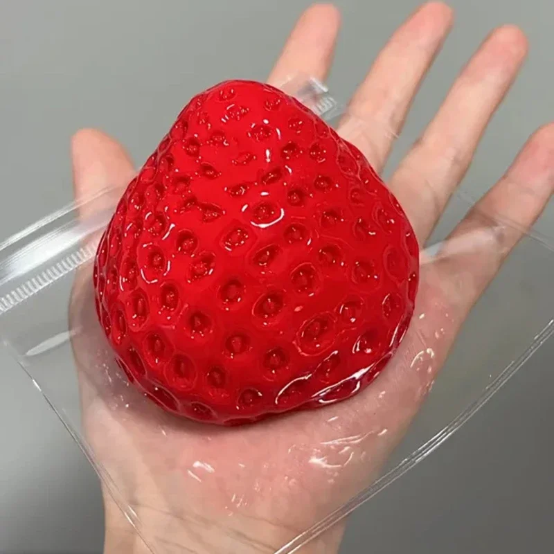 Squishy Big Strawberry Squeeze - Party Games Entertainer 评论和价格